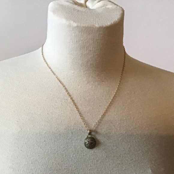 NWT Retired Lia Sophia “Waybridge” gold color necklace w/glittering enamel crest - Picture 3 of 12